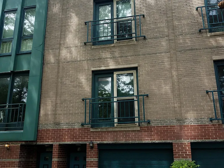 1461 S Clark St — Photo 1