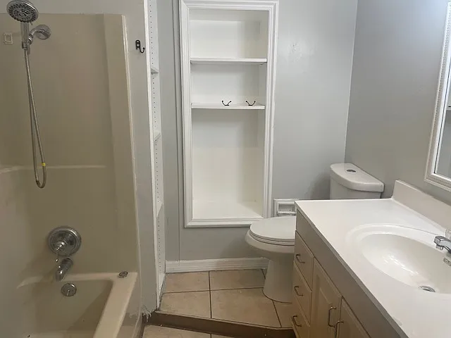 Primary bedroom ensuite bathroom