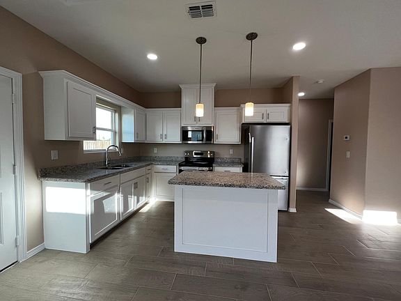 3rd image of 3001 W Driftwood St #1-2