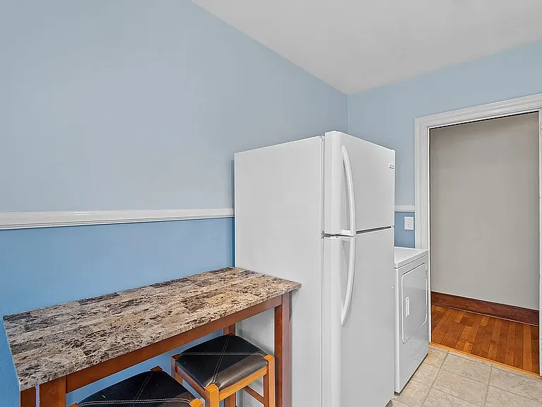 1114 N Buchanan Blvd — Photo 7