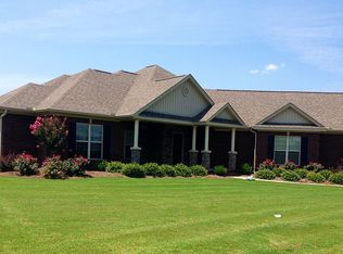 1955 Geddie Loop Rd, Deatsville, AL 36022