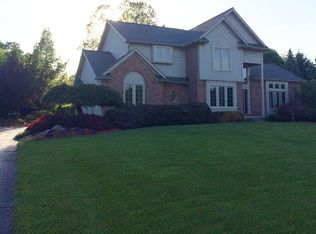 7881 Winfield Dr, Brighton, MI