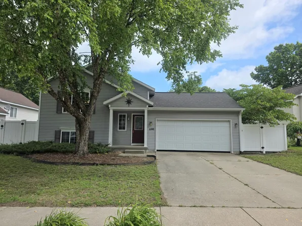 1100 Sprucewood Dr, Greenville, MI 48838