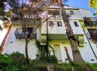 1074 Grand View Dr, Oakland, CA 94607