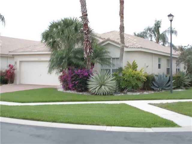 Home For Sale In Grove Isle