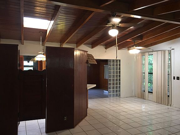 5th image of 10031 Bahama Dr