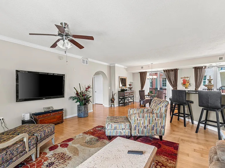 225 NE 1st St #207 — Photo 11