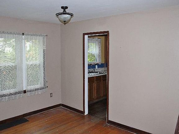 3rd image of 278 Baker St