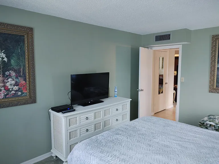 9940 47th Ave N #312 — Photo 10