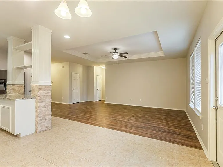 124 Thrasher Cv — Photo 10