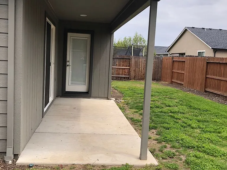 899 Trinity Way — Photo 2