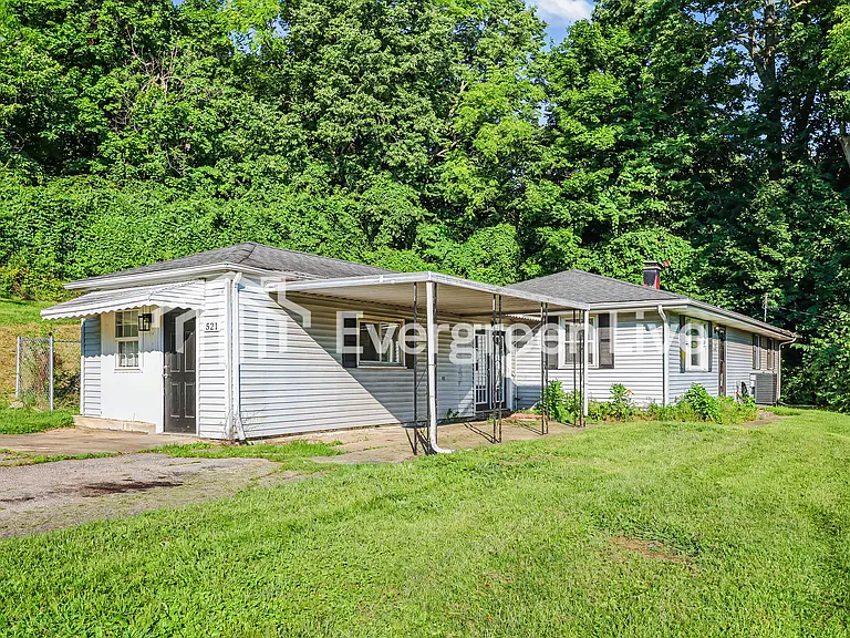 521 Stevenson Rd — Photo 1