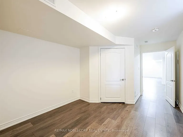 71 Pierre Berton Blvd — Photo 27