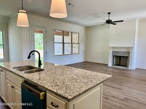 4th image of 24 Hedges Plantation Pl