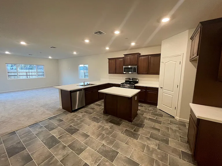 4256 Lasalle Dr — Photo 11