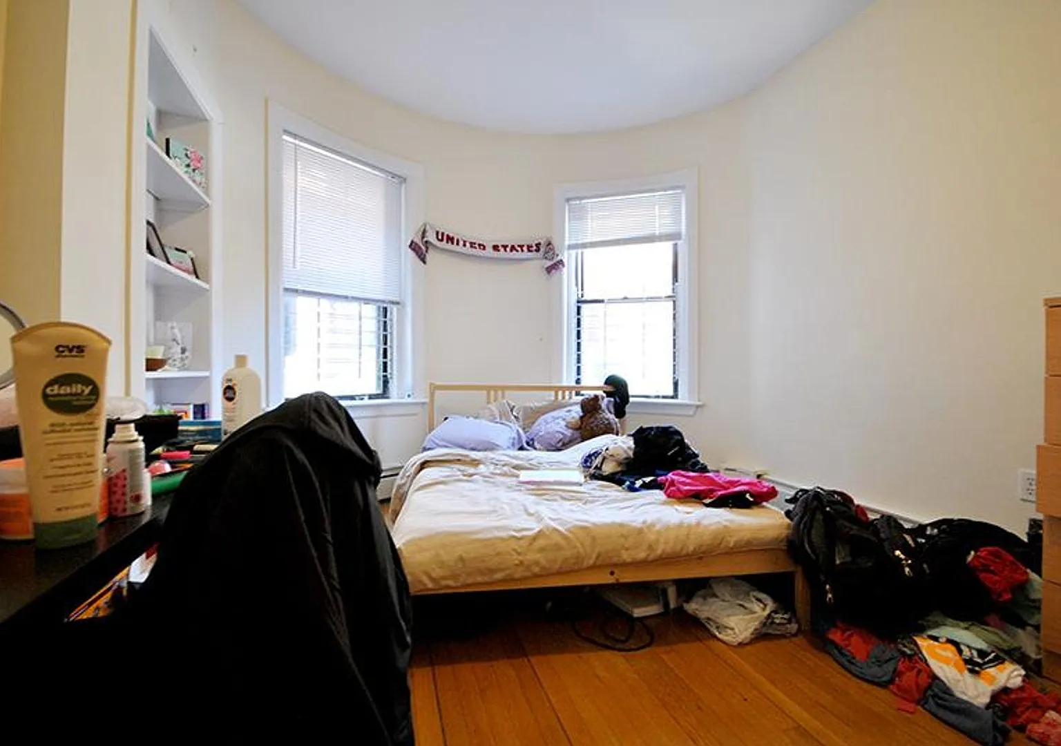No Broker Fee!! August 1st Cleveland Circle 2 Bed Availability — Photo 4