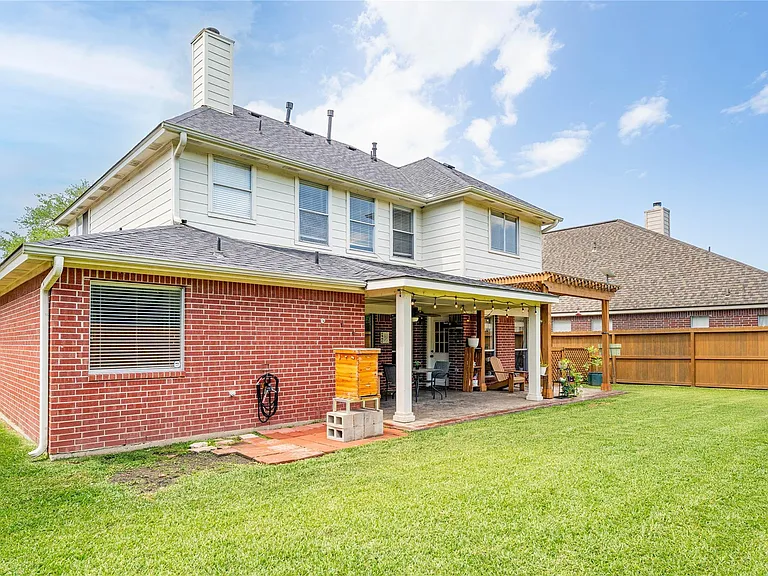2309 Orleans Ln — Photo 30