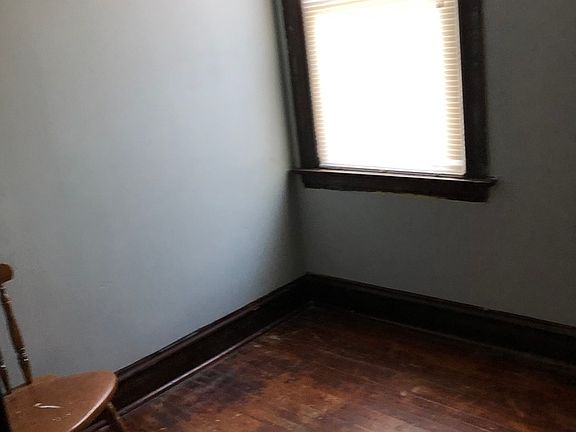 4th image of 5326 S Richmond St