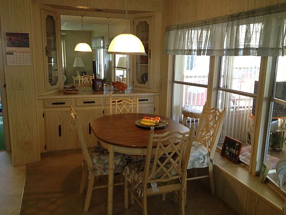 4th image of 17 Orangewood Dr