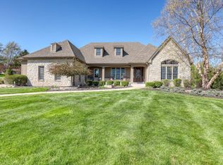 2150 Old Lantern Cir, Delafield, WI 53018