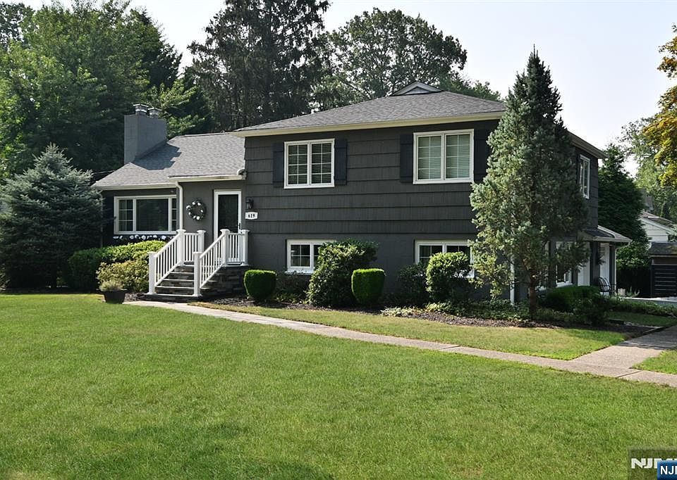 1st image of 619 Montview Place
