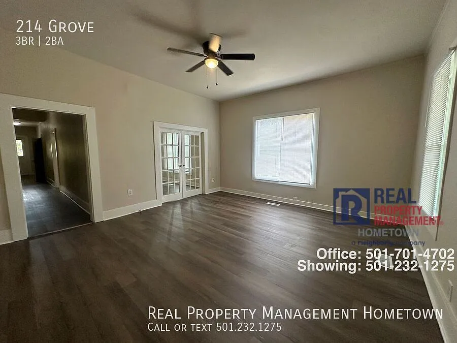3 Bed 2 Bath On Grove St!! — Photo 2