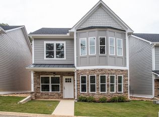 120 Harbor Pointe Dr, Talladega, AL 35160