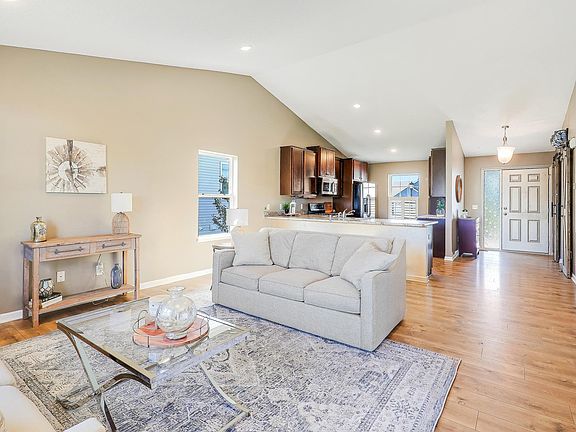 4th image of 15174 Emory Cir