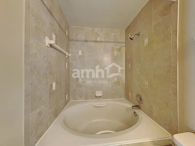 1051 Timber Trace Dr — Photo 13