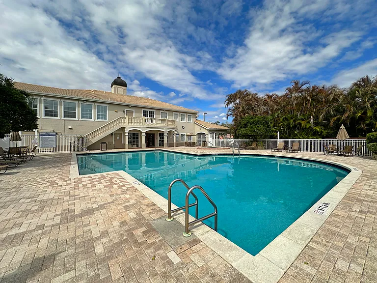 124 SW Peacock Blvd #13-206 — Photo 36
