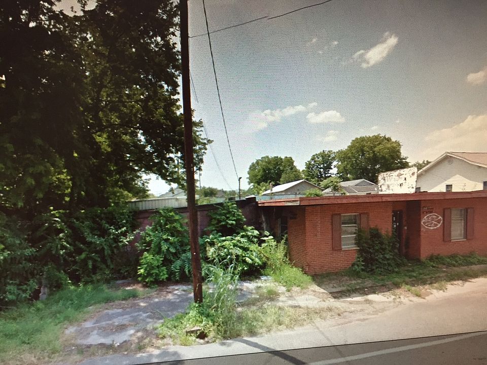 2nd image of 2601 W Blount Ave