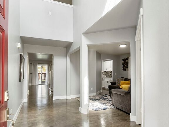 5th image of 15121 67th Avenue E