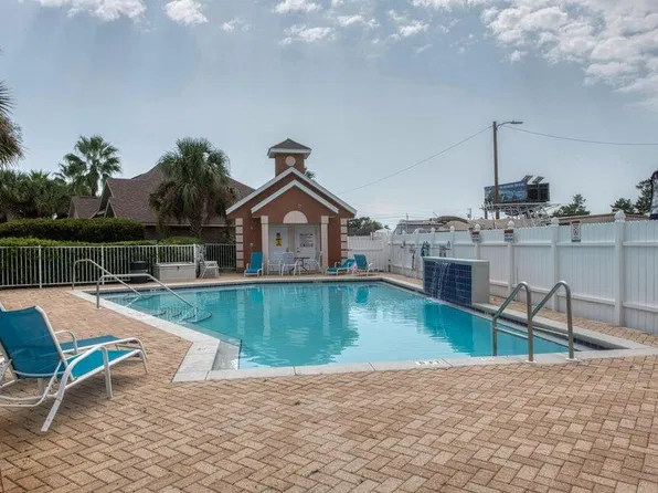 2094 Fountainview Dr, Navarre, FL 32566