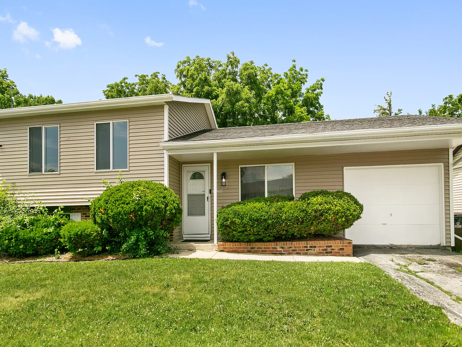 3 bed, 1600 sqft, $2,600 — Photo 1