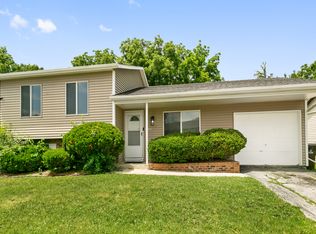 18200 Fountainbleau Dr, Hazel Crest, IL 60429