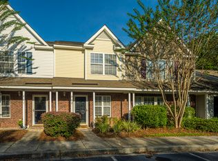 302 Yellow Hawthorn Cir, Summerville, SC 29483