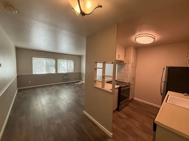 1711 N Street, Sacramento — Photo 38