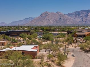 2610 W Calle Del Santo, Tucson, AZ 85741