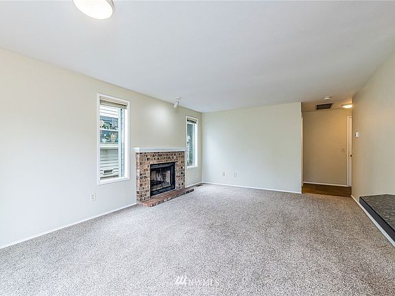 3rd image of 24335 SE 42nd Pl