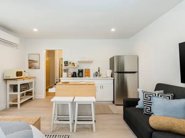 16 Fleet St - Move In Special!, 16 Fleet St APT 10, Marina Del Rey, CA 90292