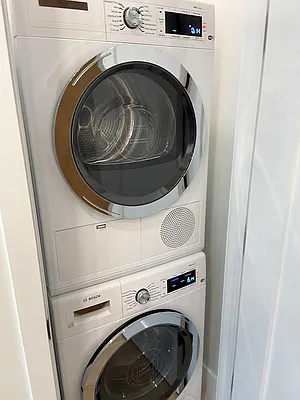 Rented by Nooklyn NYC LLC | media 24