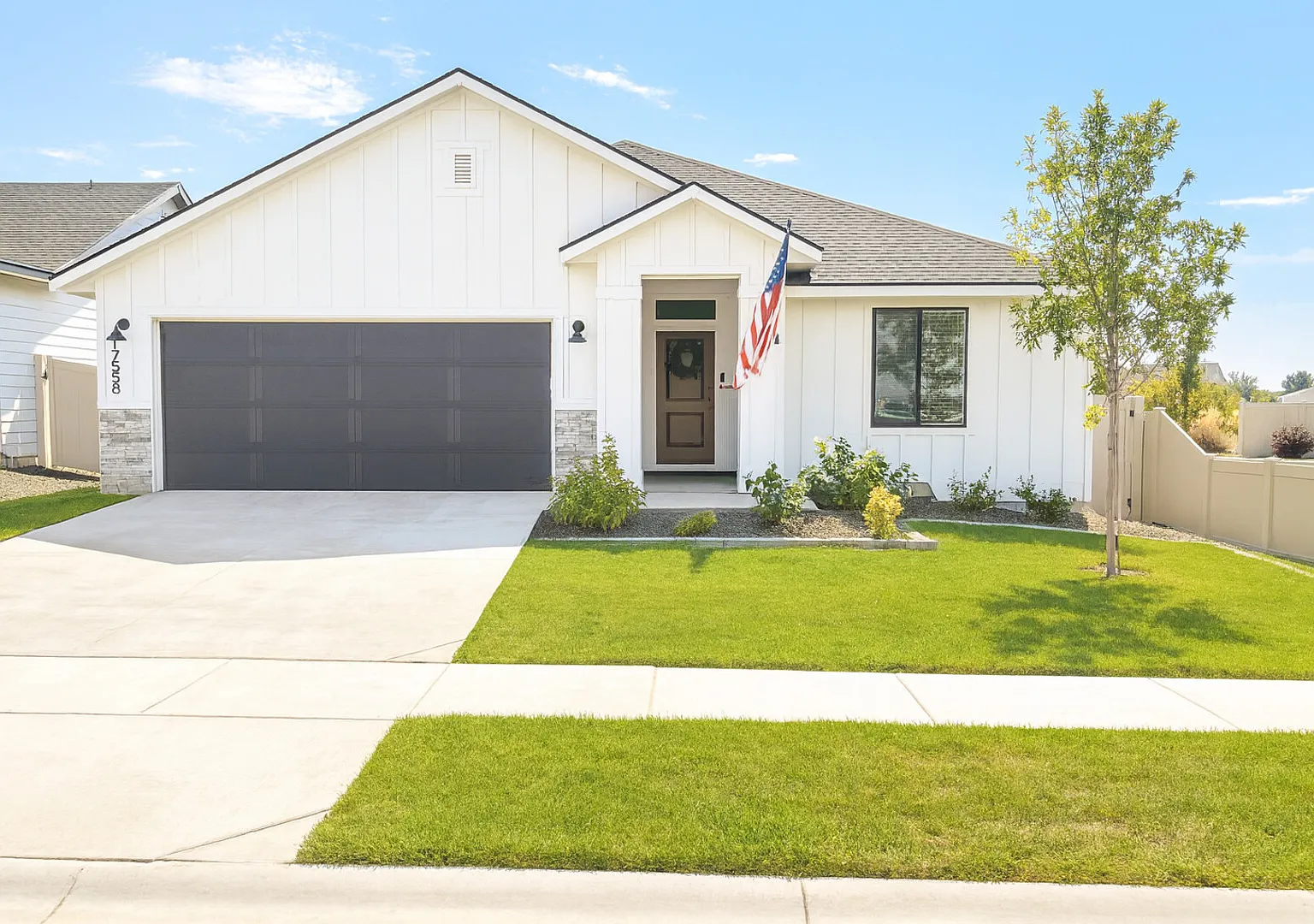 Modern Turnkey Home - Perfect Location - Quiet Neighborhood — Photo 2