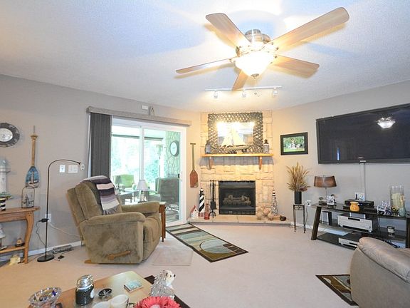 5th image of 11522 Bradley Dr