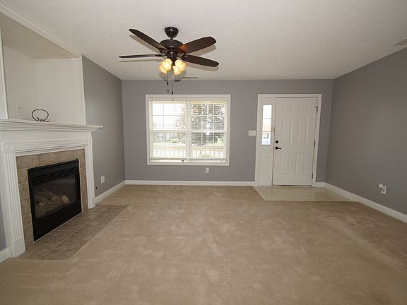 2nd image of 119-B Clubhouse Ln