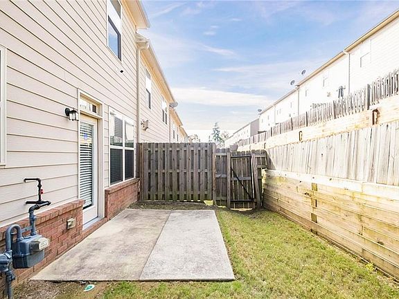 5th image of 2302 Oakton Pl SE