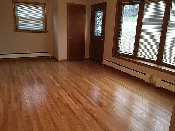 3rd image of 101 Clayton St