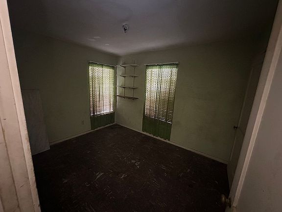 2nd image of 700 Hunter Dr