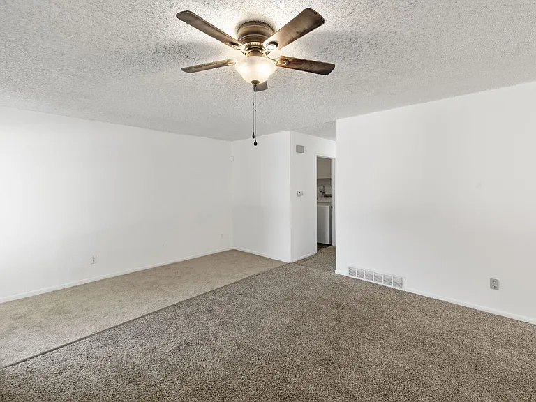 826 San Antonio Pl — Photo 4