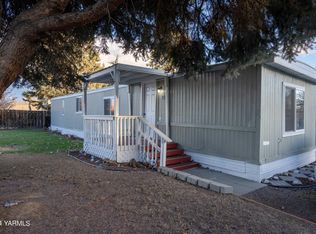 714 3rd Ave TRAILER 33, Zillah, WA 98953