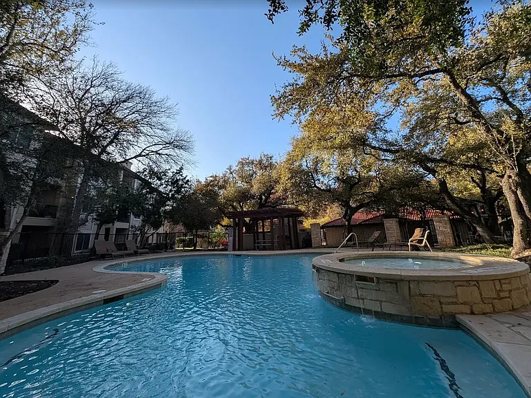 9525 N Capital Of Texas Hwy #425 — Photo 22